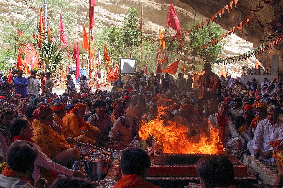 Hawan at Hinglaj Mata (Rani ki Mandir) During Yanglaj Yatra 2017 Photo by Aliraza Khatri