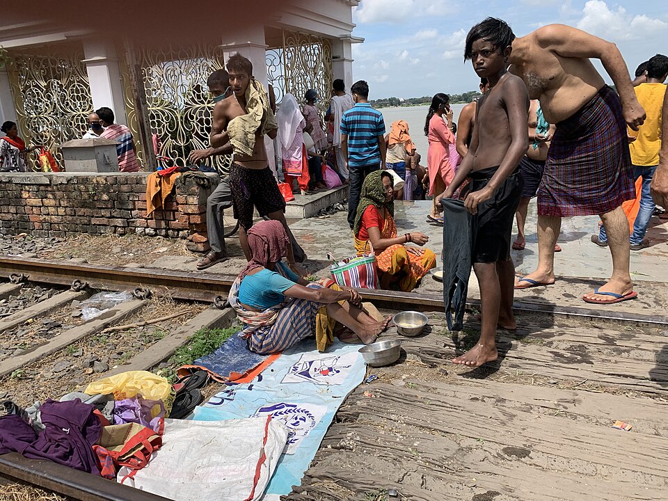 Tarpan or Tarpana ritual - Mayer ghat in Kolkata 02