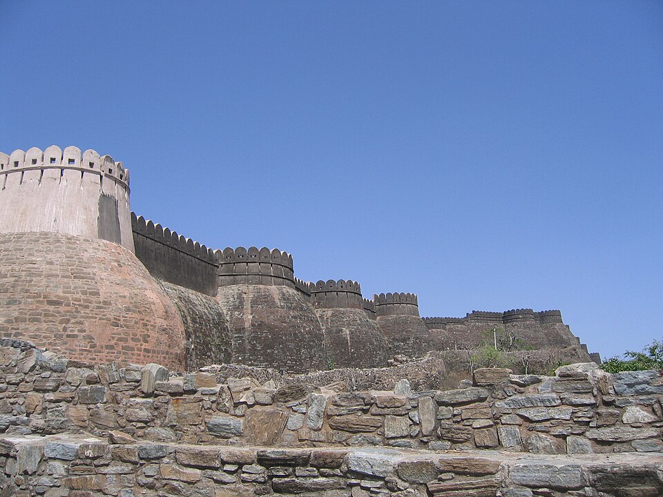 Fortifications following the terrain at Kumbhalgarh