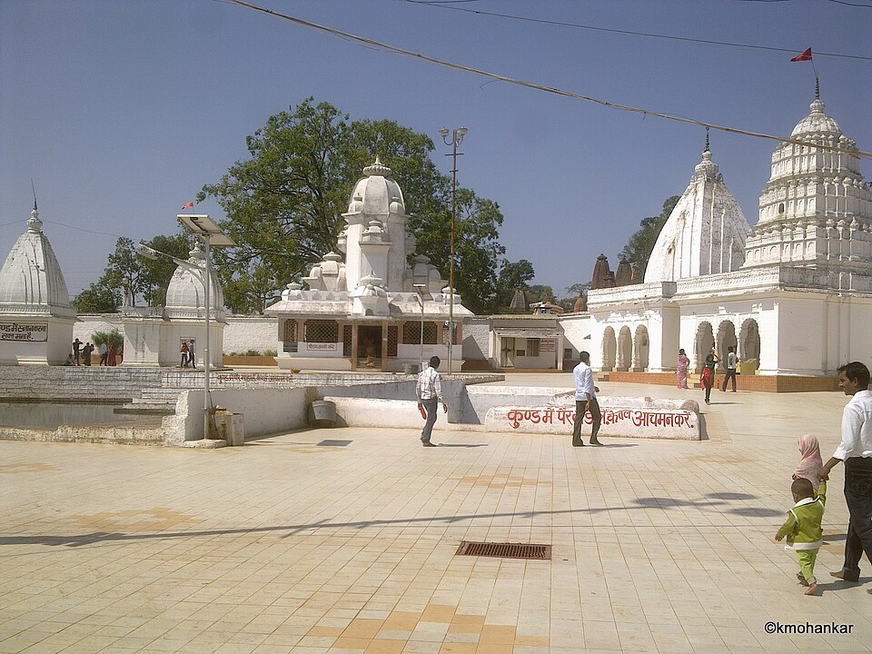 NARMADA UDGAM COMPLEX, AMARKANTAK - panoramio