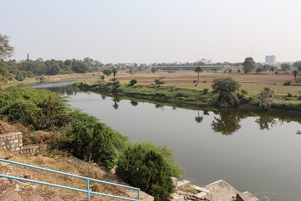 Regional view: the Shipra River opposite Vedh Shala in Ujjain. This photograph provides context for the Ujjain identification, not a view of Bhairav Parvat shrine.